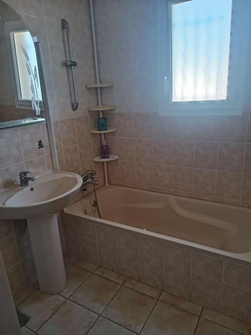 Belle Villa De 90M2 Au Calme Avec Jardin Et Parking A 10 Mn De La Mer En Voiture Фос-сюр-Мер Экстерьер фото